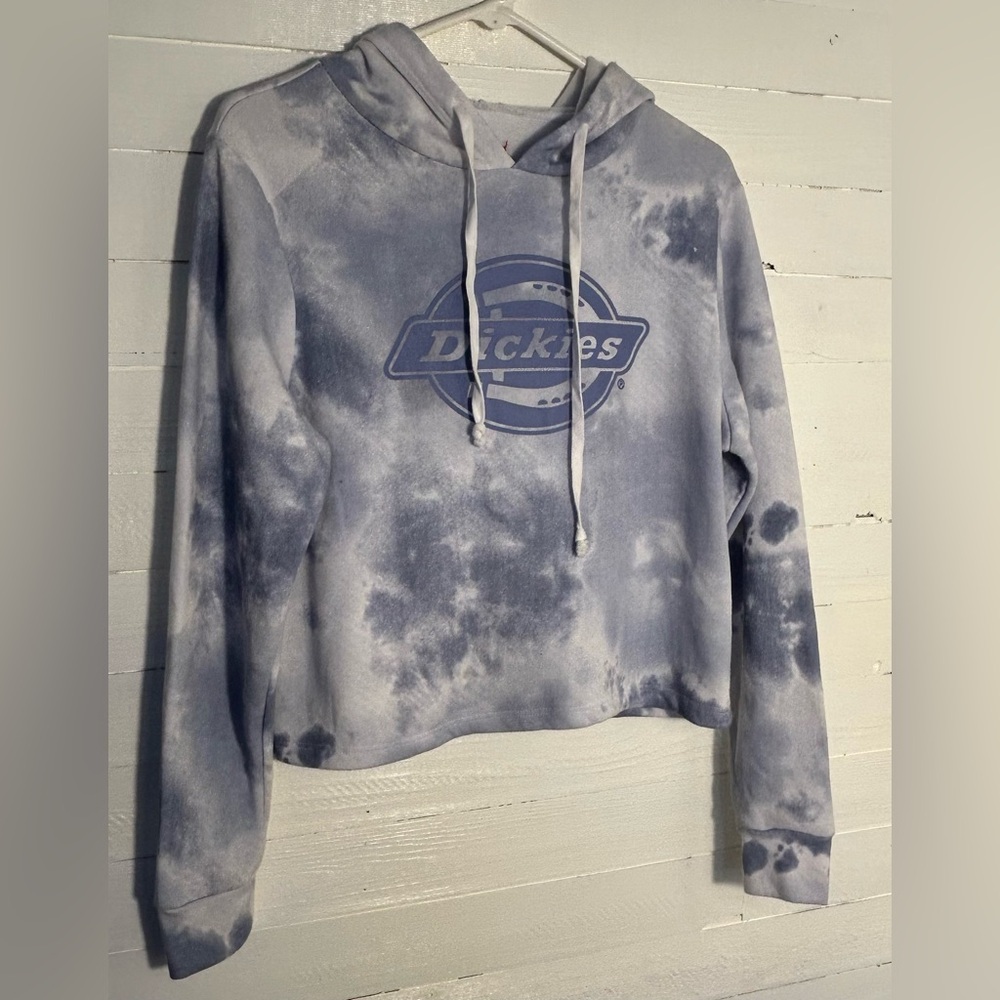 Dickies cropped hoodie, size medium. Blue and white tie dye with logo. EC - Picture 3 of 8